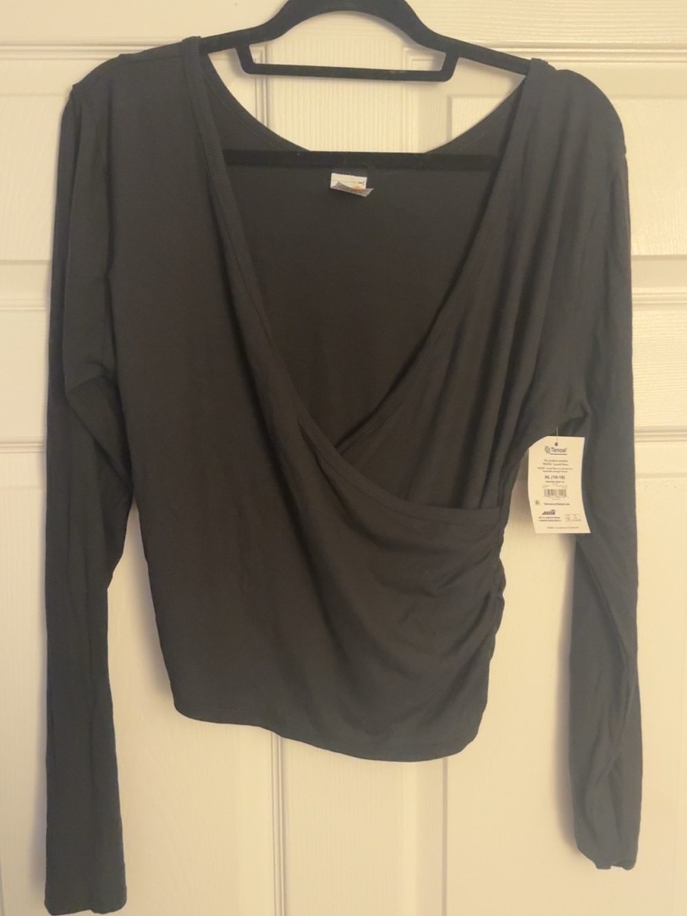 Avia Women's Black Wrap-Style Long-Sleeve Crop Top